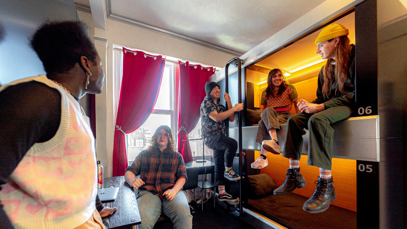 Hotel & Hostel 3